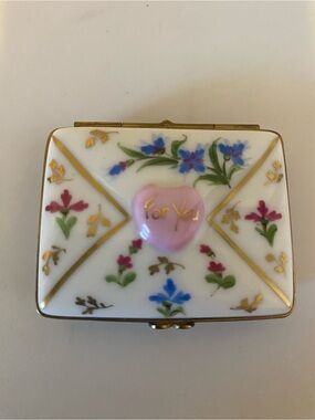 Limoges Porcelain Trinket Box - Pink Heart Floral Accent